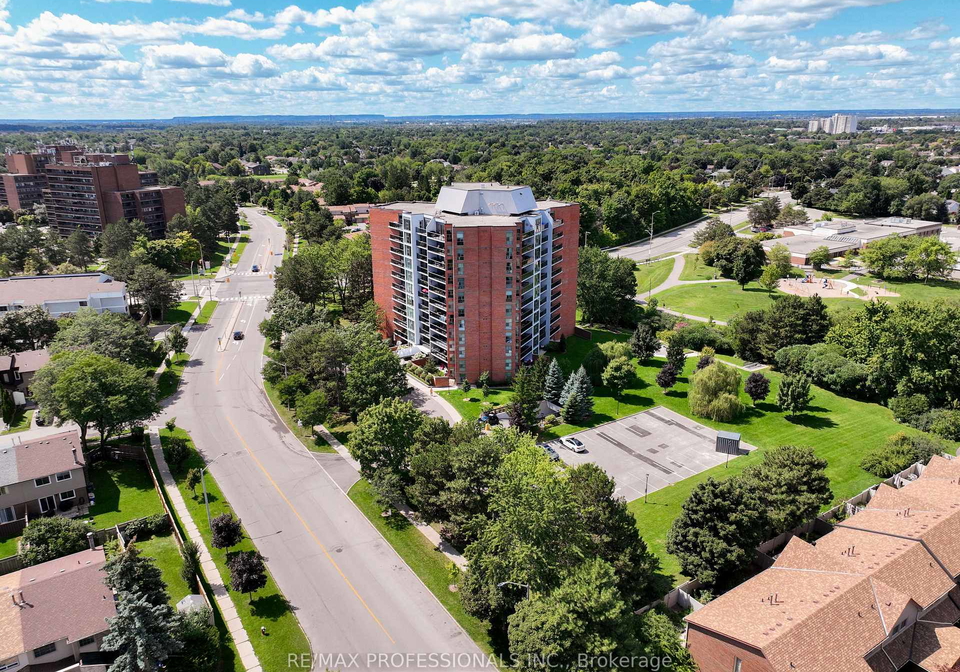 2665-windwood-drive-mississauga-ontario-w13664786
