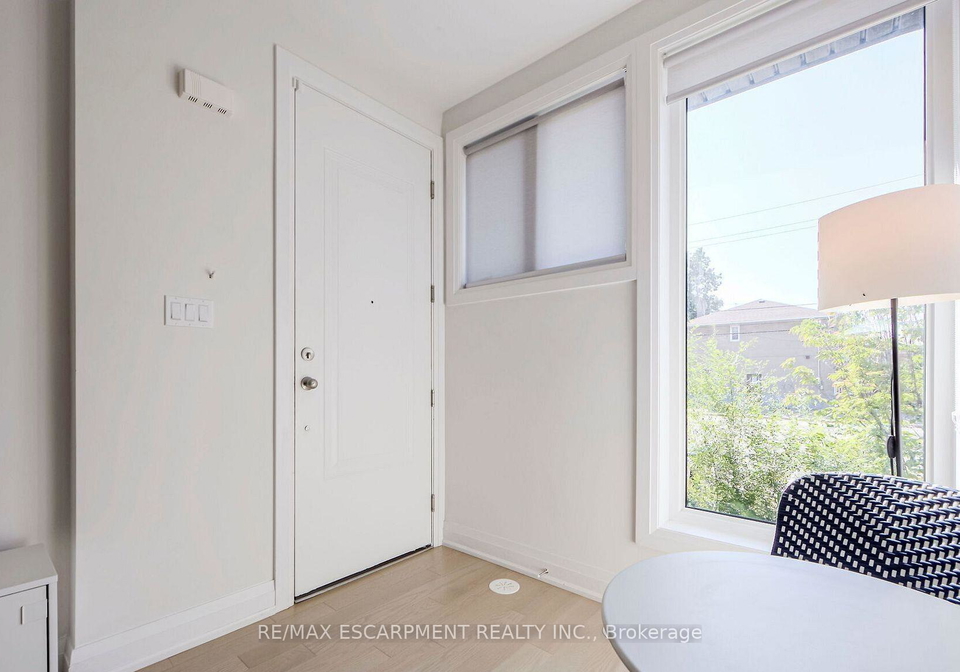 2-1778a-lawrence-avenue-w-toronto-north-york-ontario-w13664802