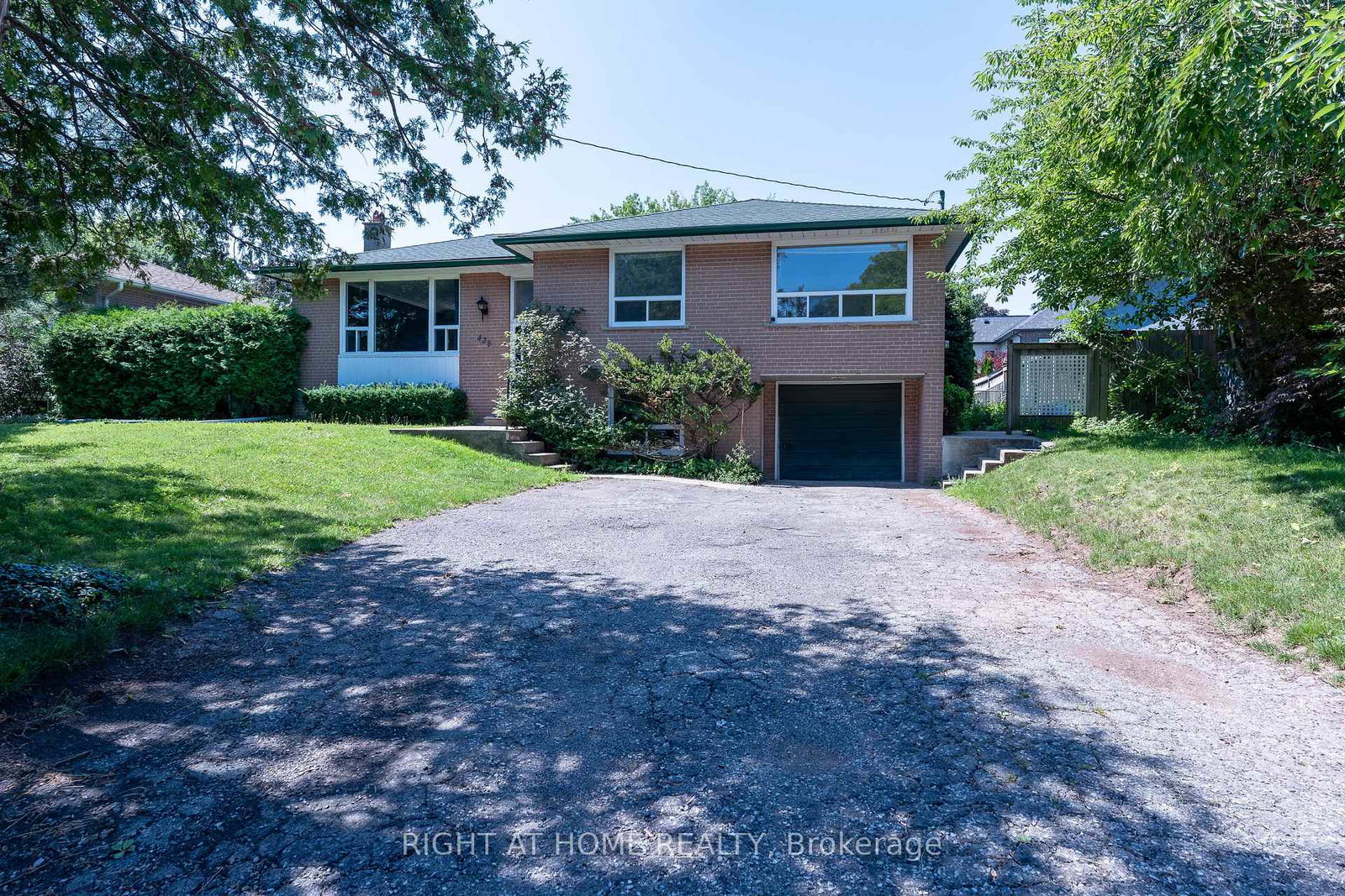 426-seaton-drive-oakville-ontario-w13664874