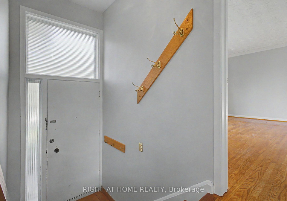 426-seaton-drive-oakville-ontario-w13664874