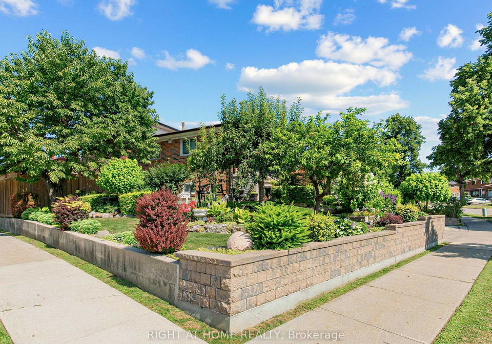 2-grenadine-court-toronto-york-ontario-w13664966