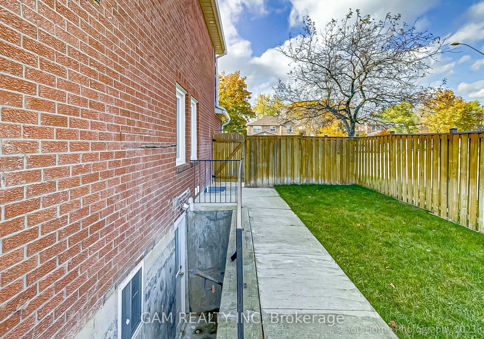 1721-village-view-place-mississauga-ontario-w13665170