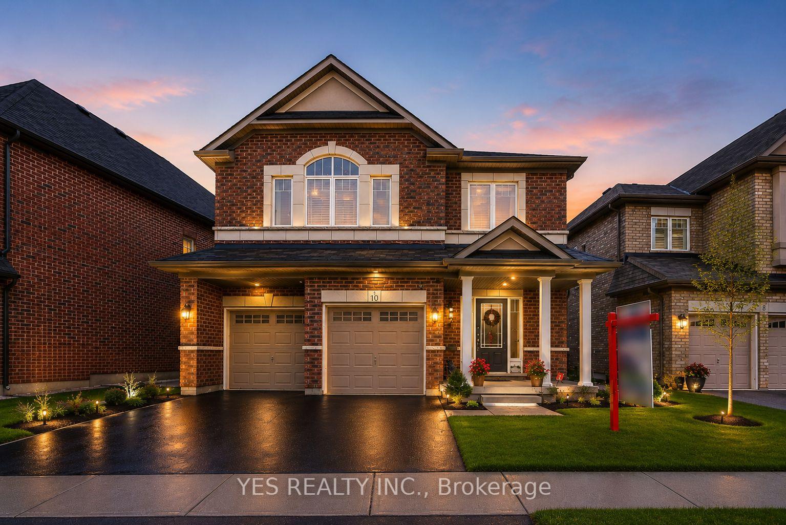 10-masken-circle-brampton-ontario-w13665360