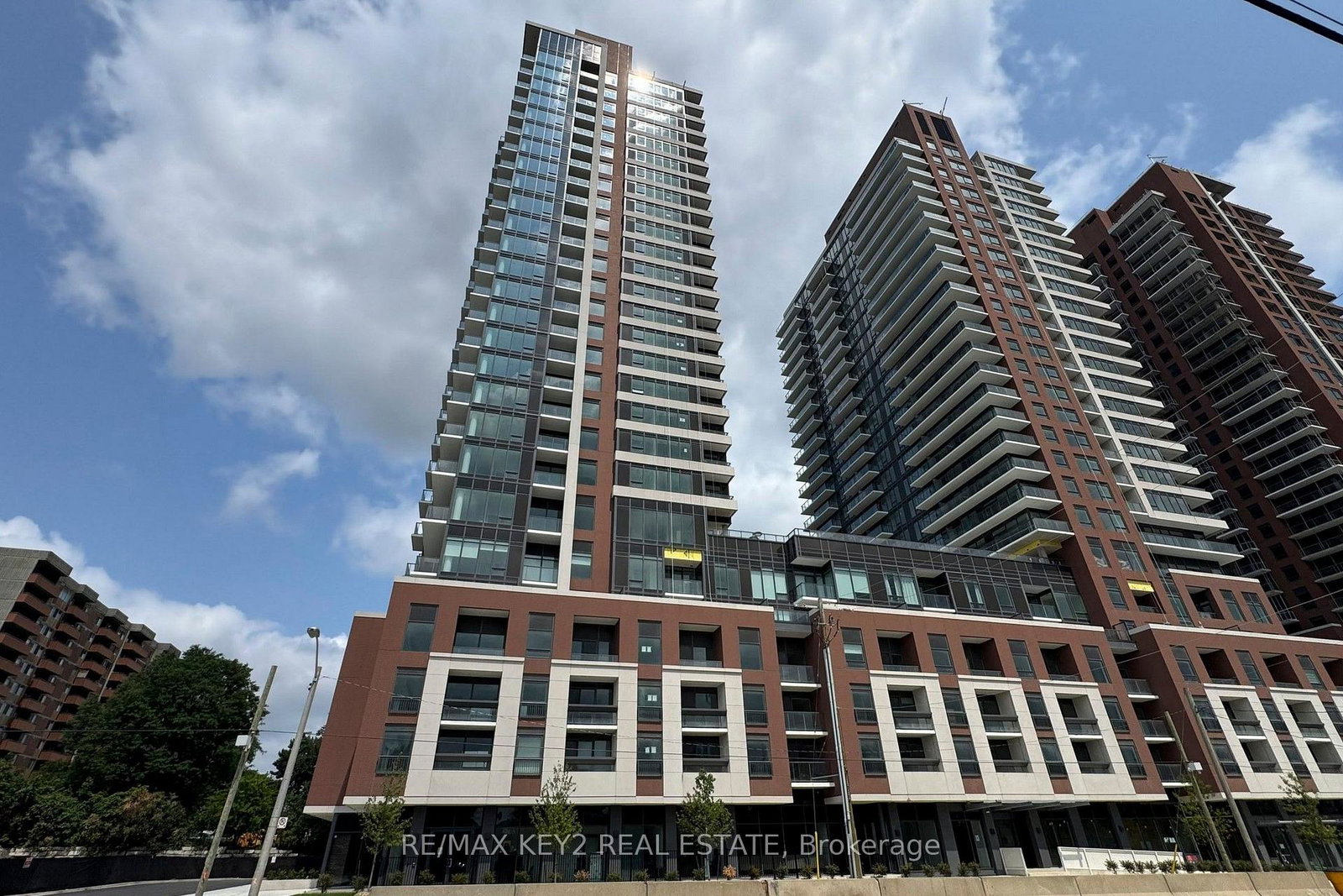 4010-eglinton-avenue-w-toronto-etobicoke-ontario-w13665570