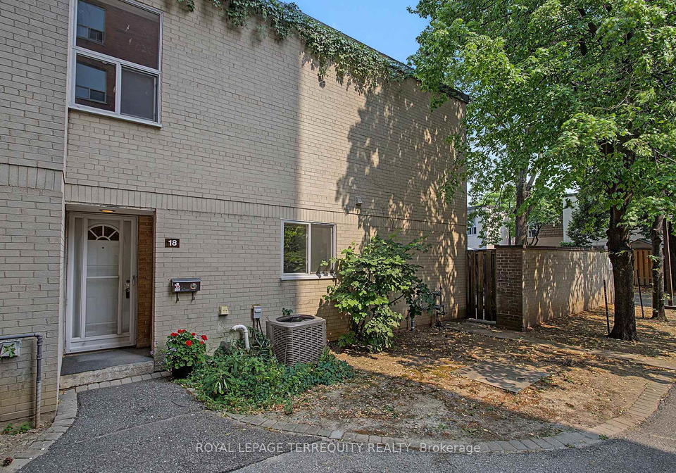 11-four-winds-drive-toronto-york-ontario-w13665638