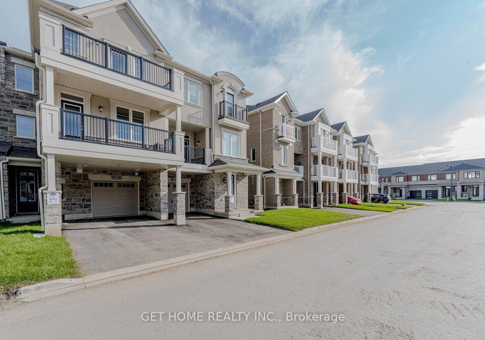 1909-thames-circle-milton-ontario-w13665664