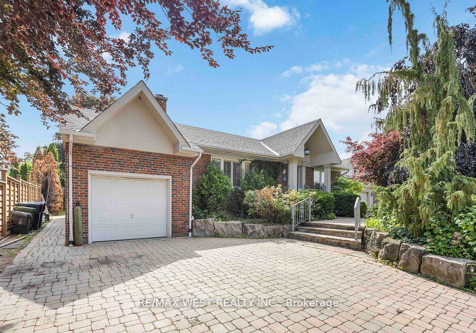11-duval-drive-toronto-north-york-ontario-w13665808