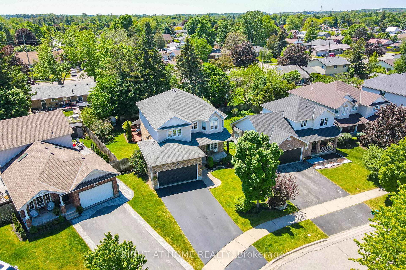 72-beardmore-crescent-halton-hills-ontario-w13665870