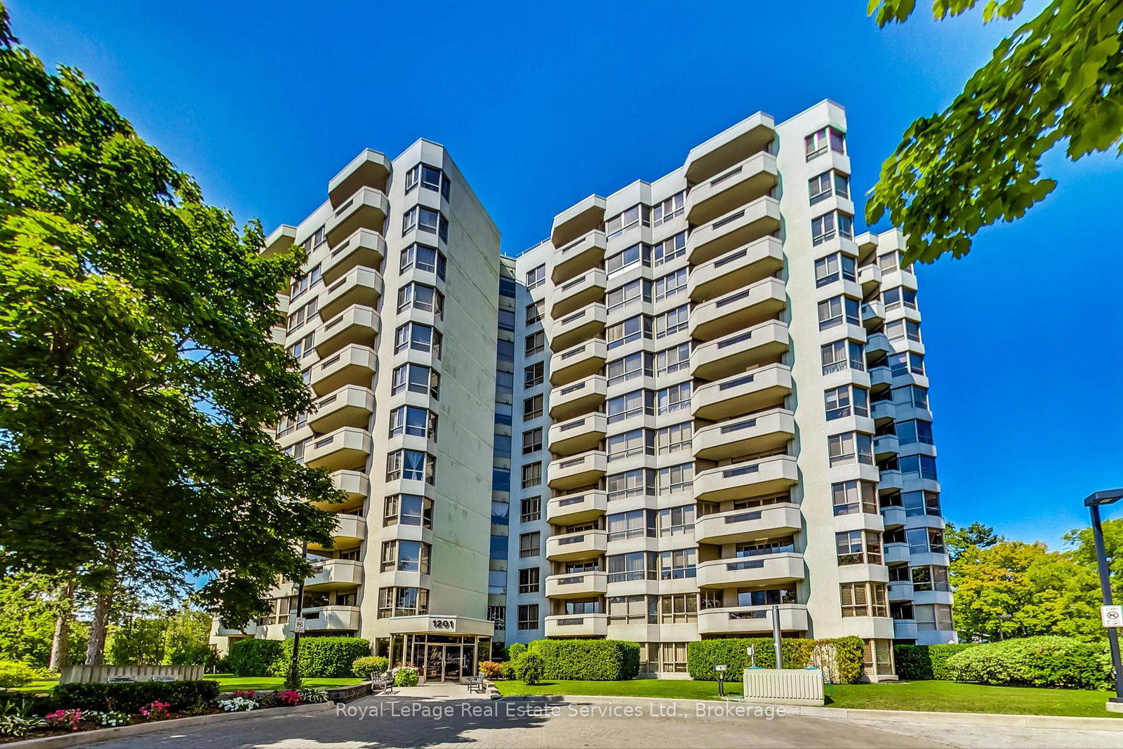 1201-north-shore-boulevard-e-burlington-ontario-w13666188