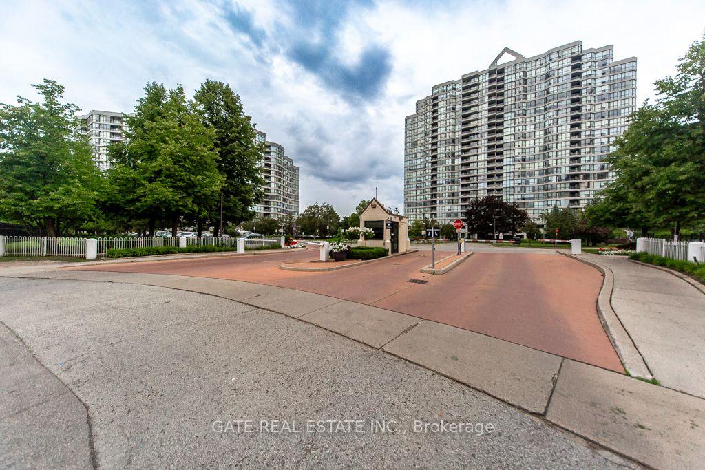 1-rowntree-road-toronto-etobicoke-ontario-w13666372