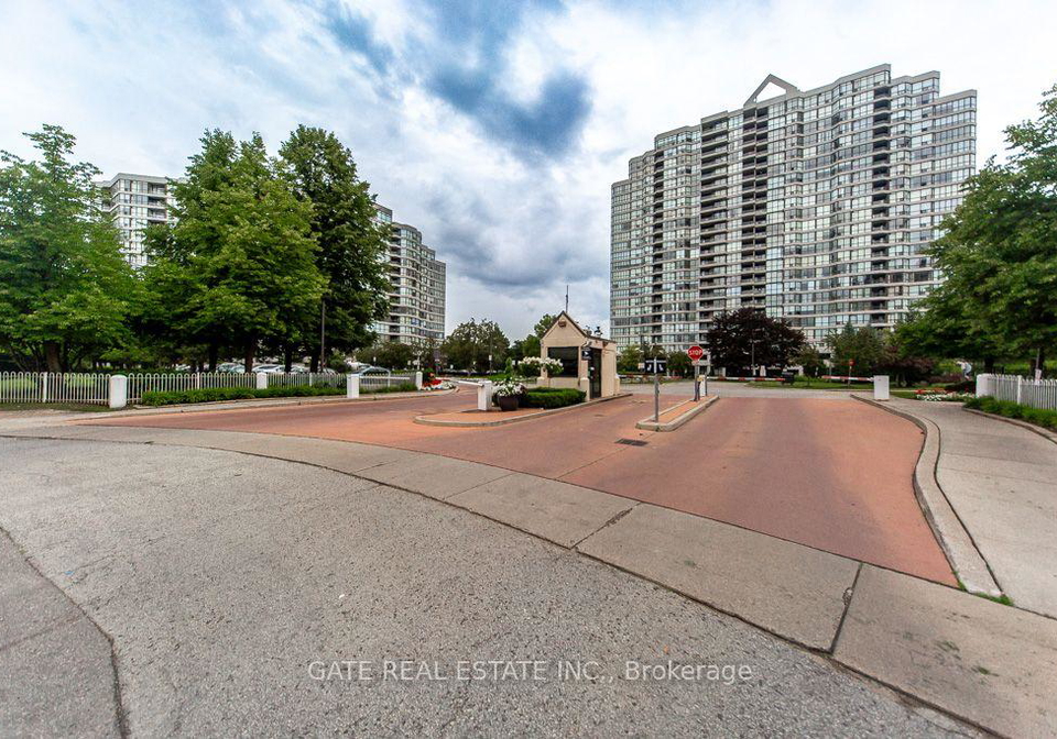 1-rowntree-road-toronto-etobicoke-ontario-w13666372