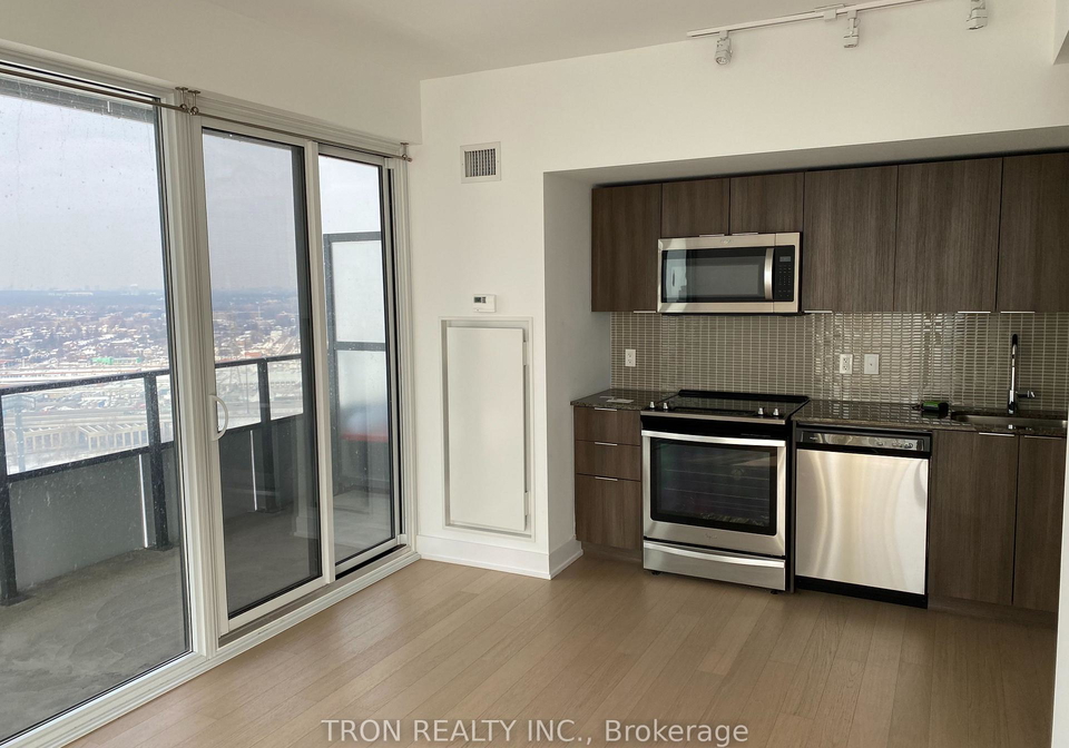 30-shore-breeze-drive-toronto-etobicoke-ontario-w13666376