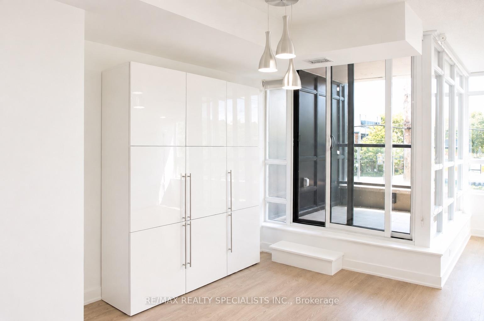 11-superior-avenue-toronto-etobicoke-ontario-w13666384