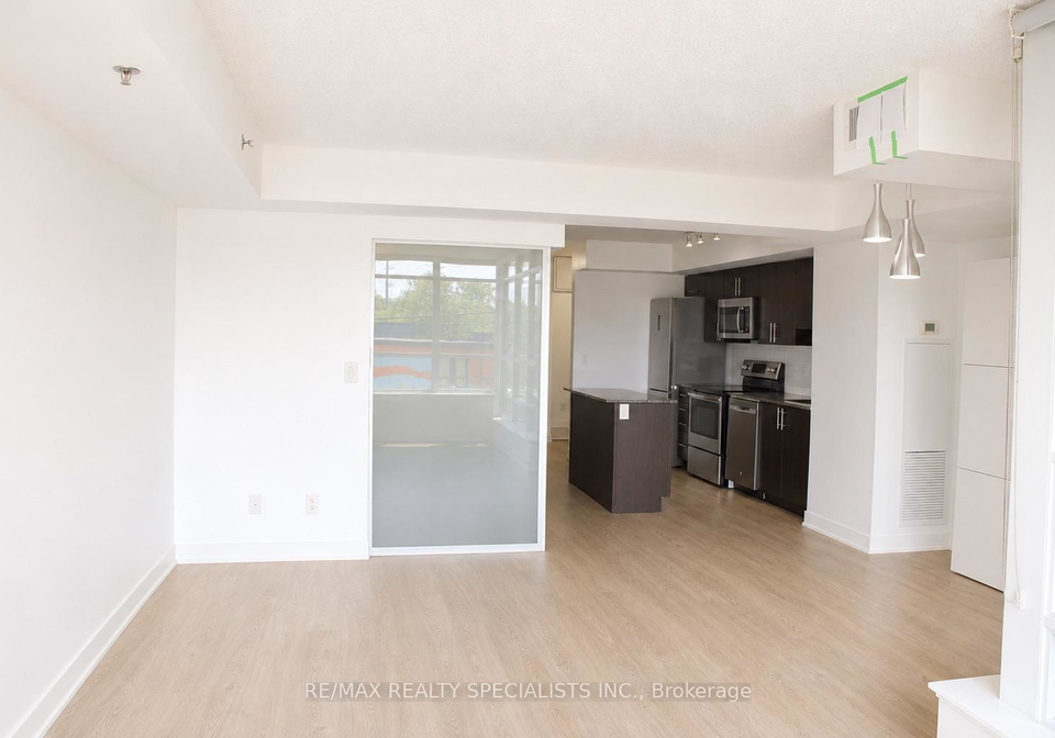 11-superior-avenue-toronto-etobicoke-ontario-w13666384