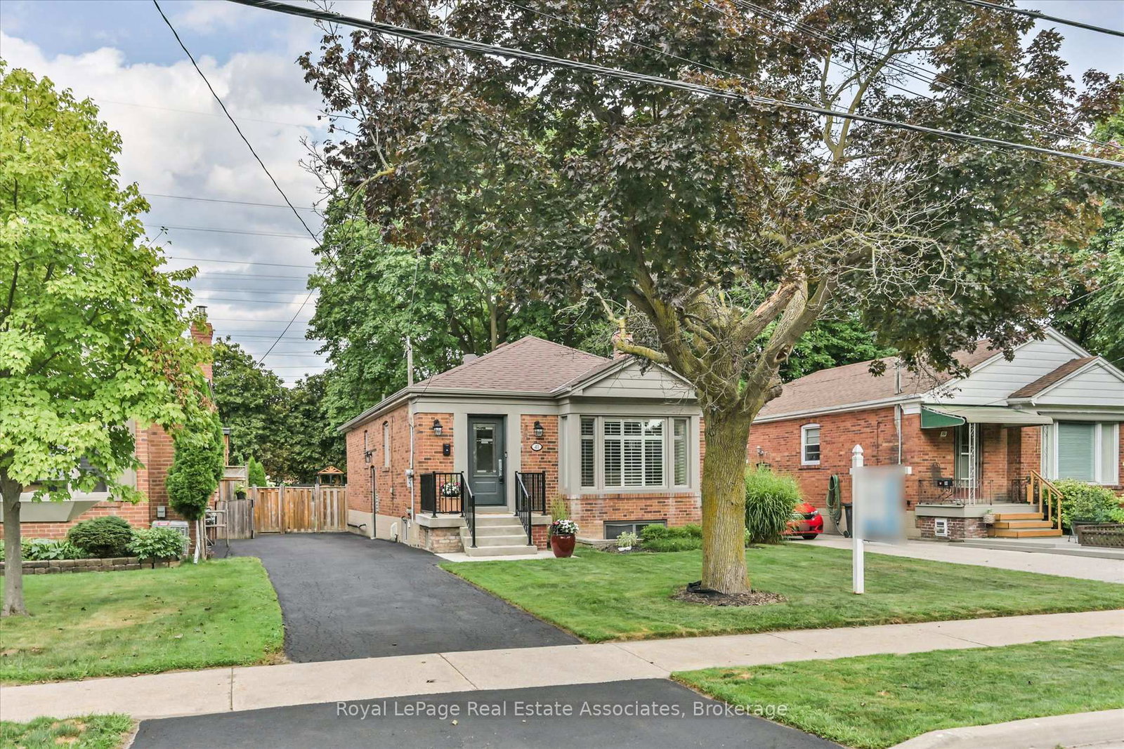 41-ashbourne-drive-toronto-etobicoke-ontario-w13666496