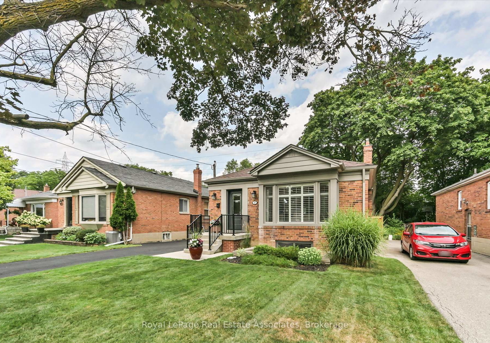 41-ashbourne-drive-toronto-etobicoke-ontario-w13666496
