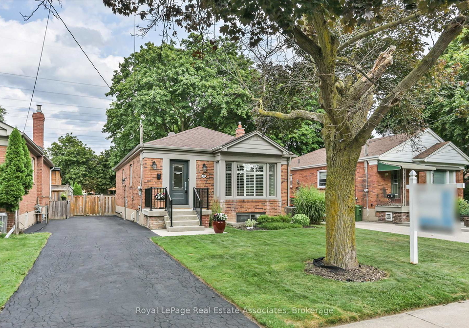 41-ashbourne-drive-toronto-etobicoke-ontario-w13666496