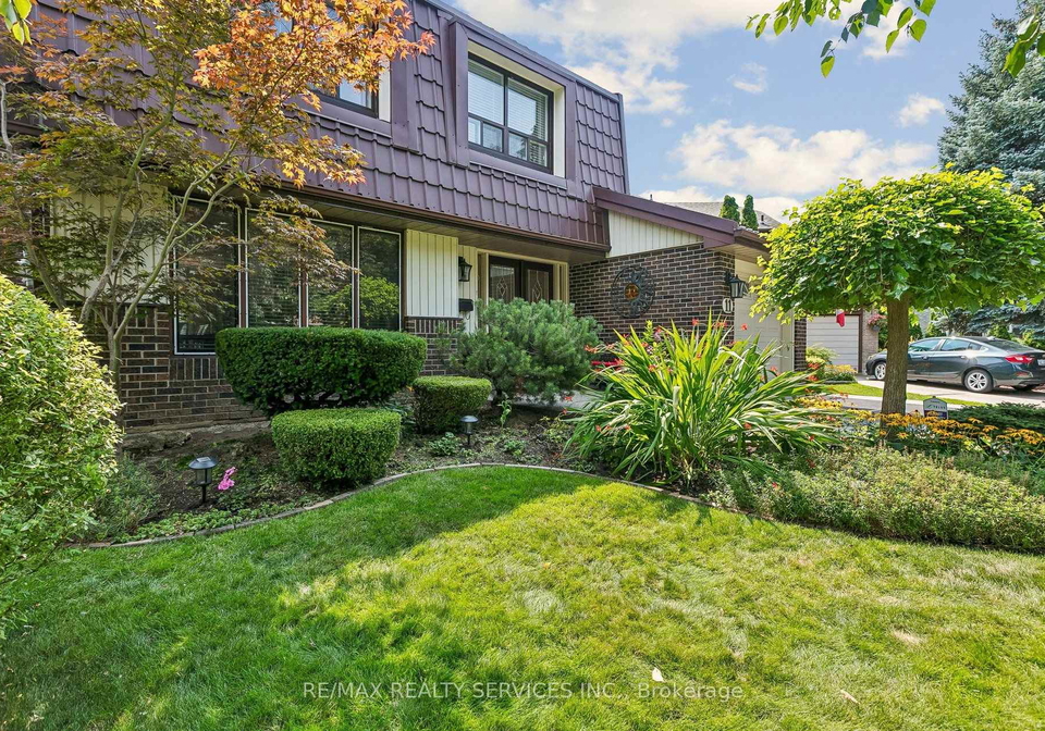 11-longbourne-crescent-brampton-ontario-w13666692
