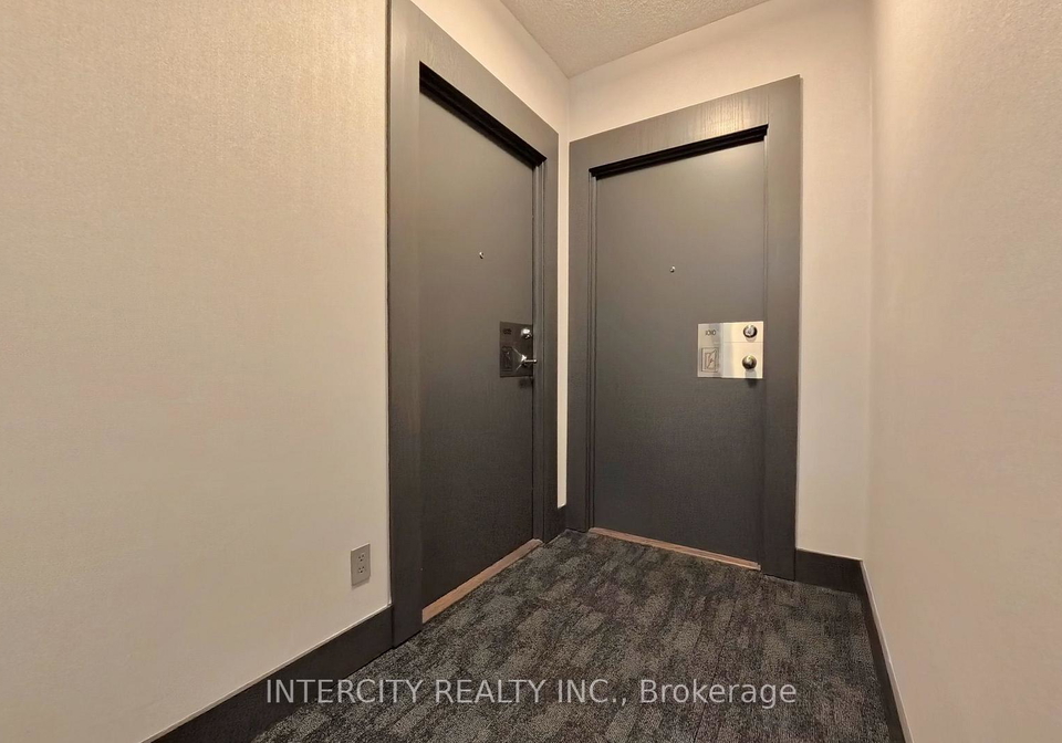 4070-confederation-parkway-mississauga-ontario-w13666734