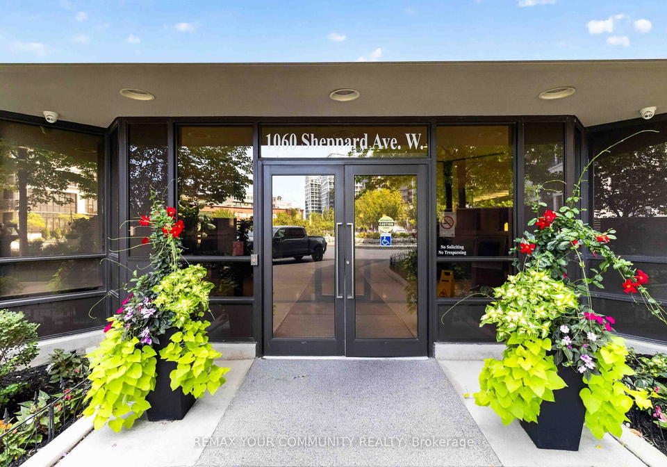 1060-sheppard-avenue-w-toronto-york-ontario-w13666736