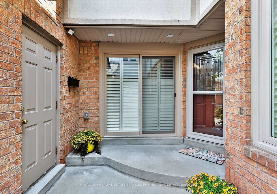 1724-the-chase-mississauga-ontario-w13666962