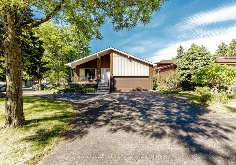 15-maidstone-crescent-brampton-ontario-w13667132