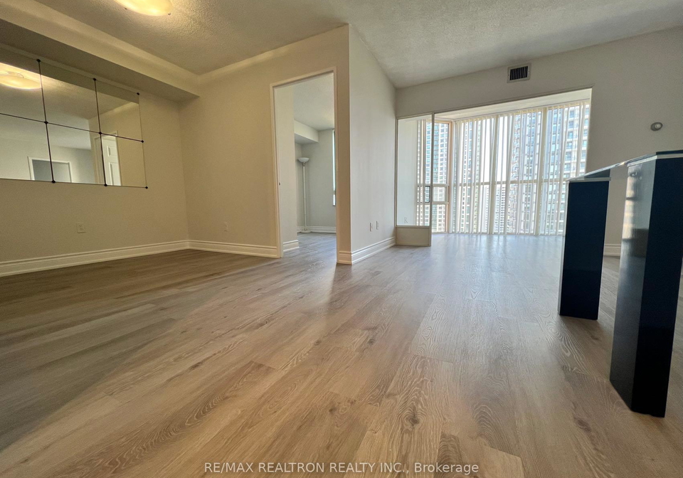285-enfield-place-mississauga-ontario-w13667236