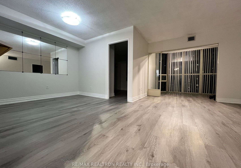 285-enfield-place-mississauga-ontario-w13667236