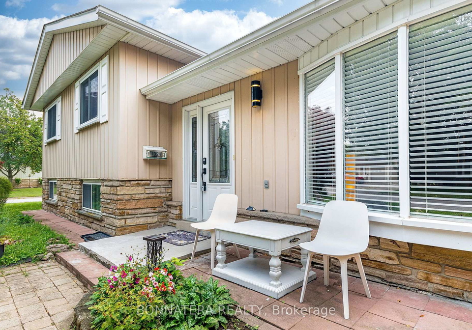 1324-aldridge-crescent-burlington-ontario-w13667298