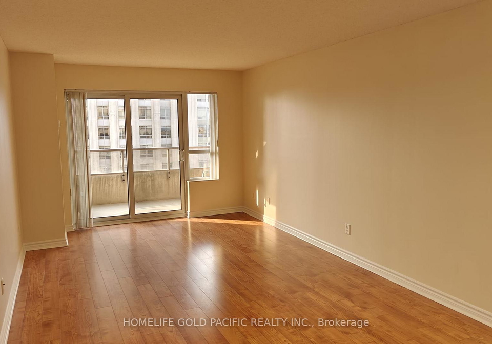25-kingsbridge-garden-circle-mississauga-ontario-w13667390