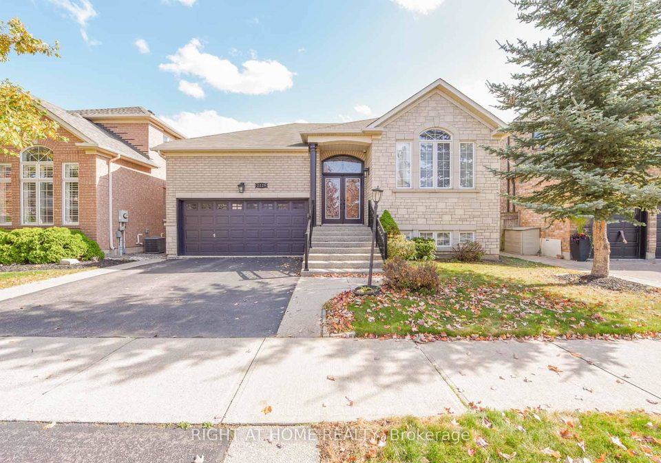 2229-glazebrook-circle-oakville-ontario-w13667546