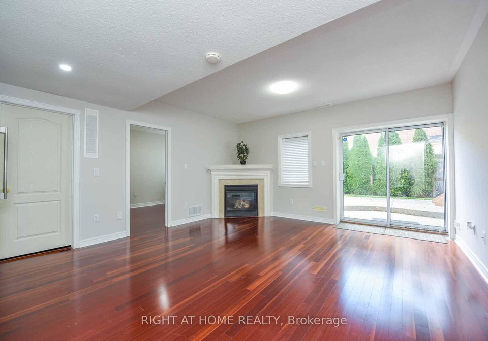 2229-glazebrook-circle-oakville-ontario-w13667546