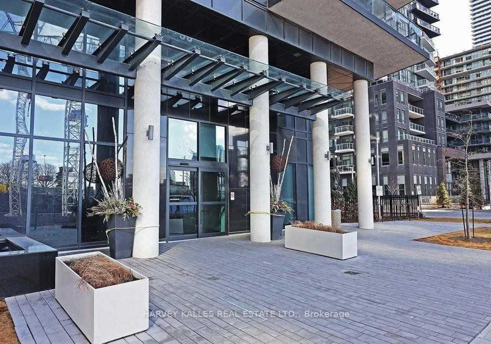 39-annie-craig-drive-toronto-etobicoke-ontario-w13667588