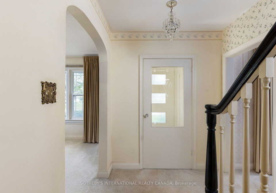 37-hilldowntree-road-toronto-etobicoke-ontario-w13667686