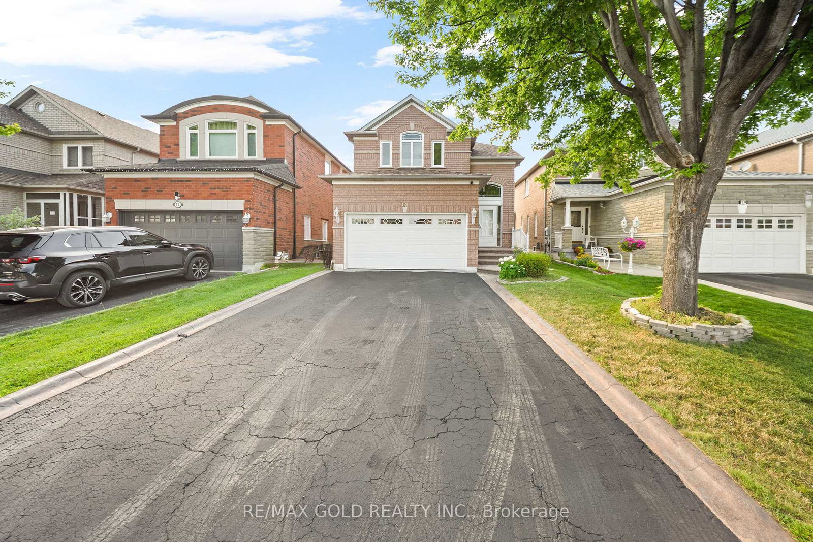 21-pacific-wind-crescent-brampton-ontario-w13667884