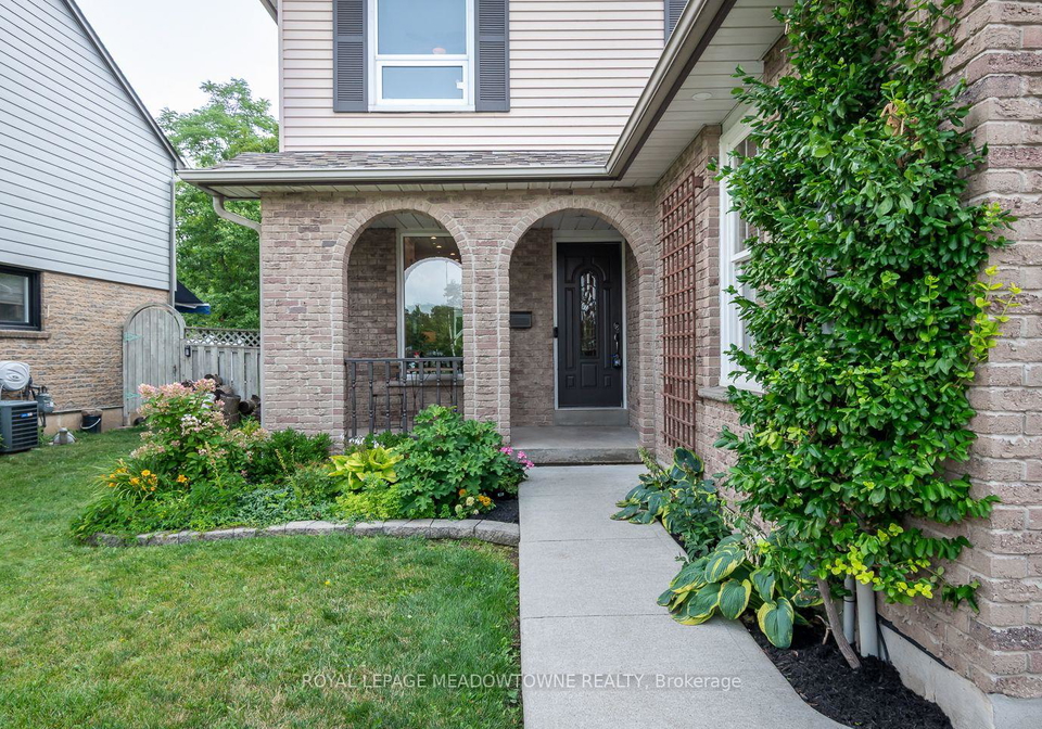 784-laurier-avenue-milton-ontario-w13667930