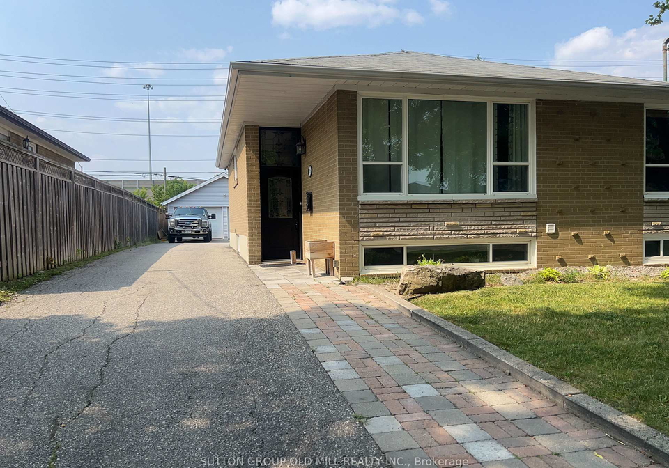 126-rangoon-road-toronto-etobicoke-ontario-w13668104