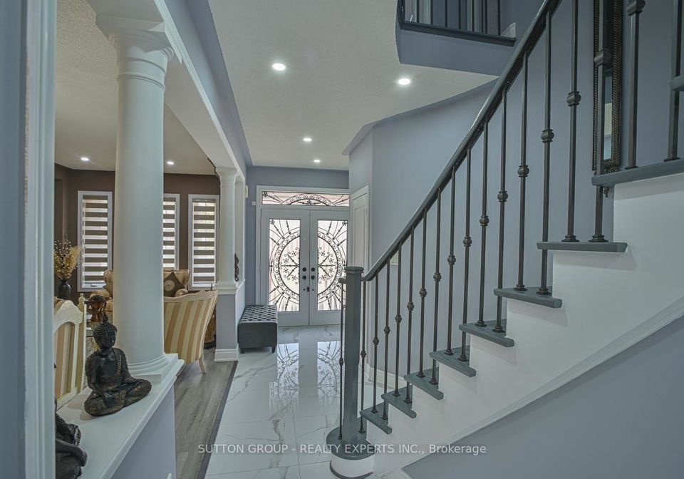373-sunny-meadow-boulevard-brampton-ontario-w13668214