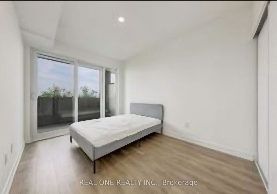 1100-sheppard-w-avenue-toronto-york-ontario-w13668258