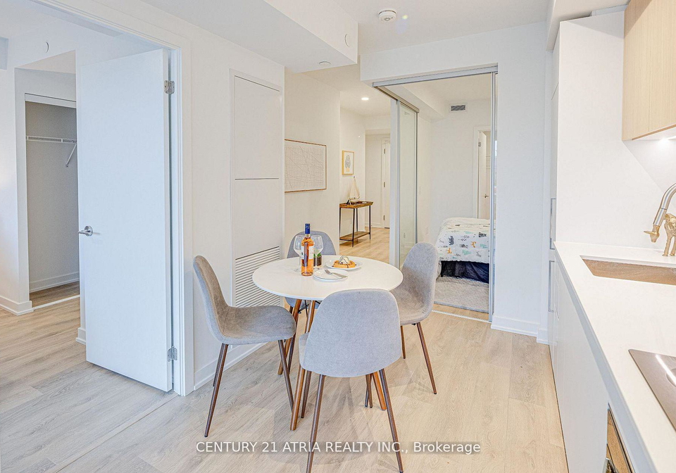 1100-sheppard-avenue-w-toronto-york-ontario-w13668386