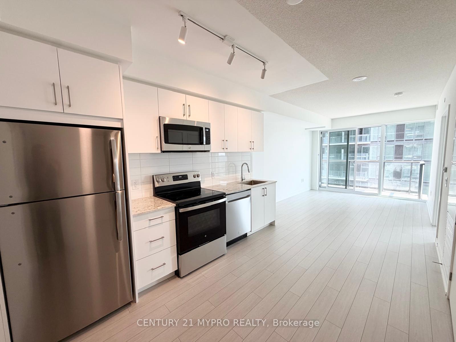 4010-eglinton-avenue-w-toronto-etobicoke-ontario-w13668586