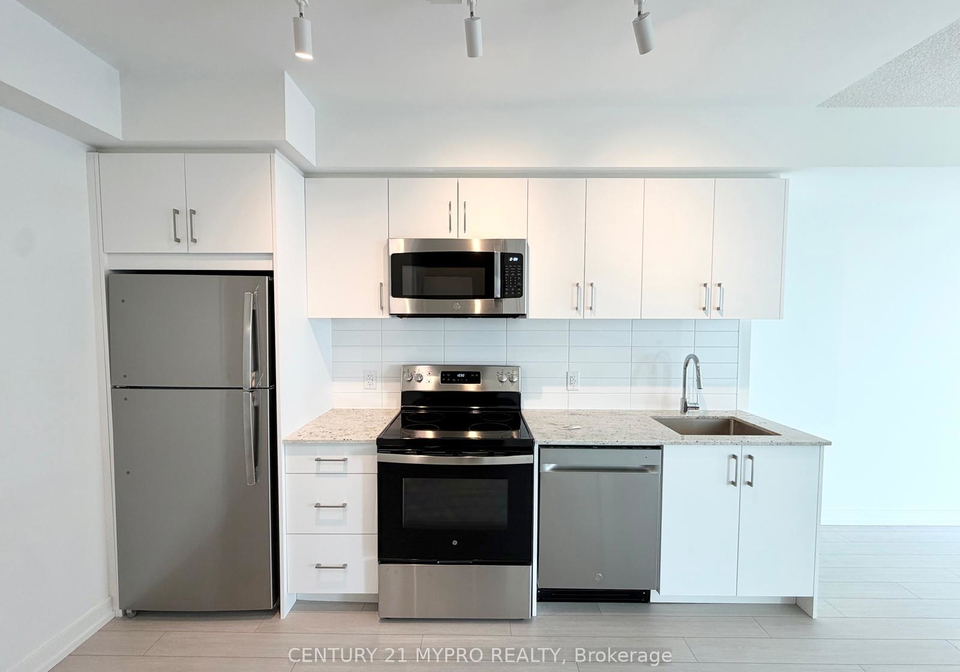 4010-eglinton-avenue-w-toronto-etobicoke-ontario-w13668586