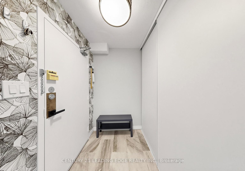 11-wincott-drive-toronto-etobicoke-ontario-w13668592