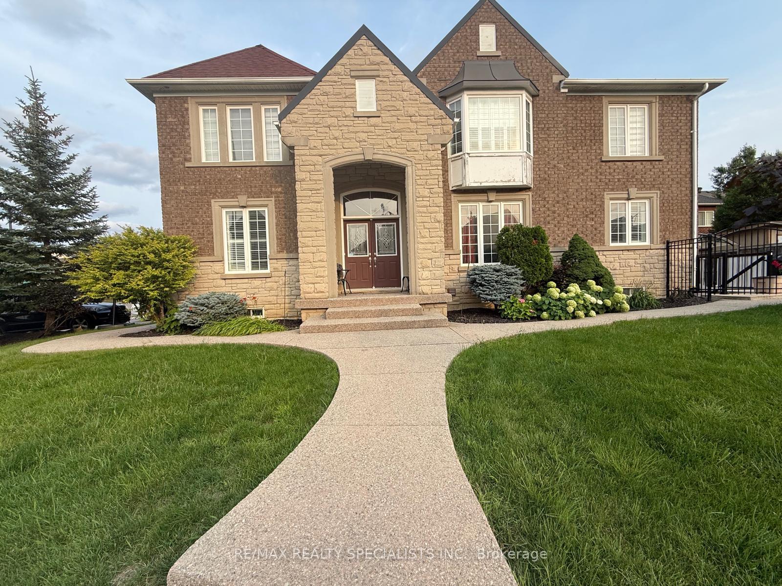 12-donherb-crescent-caledon-ontario-w13668770