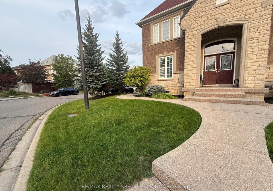 12-donherb-crescent-caledon-ontario-w13668770