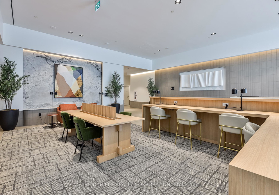 395-square-one-drive-mississauga-ontario-w13668874