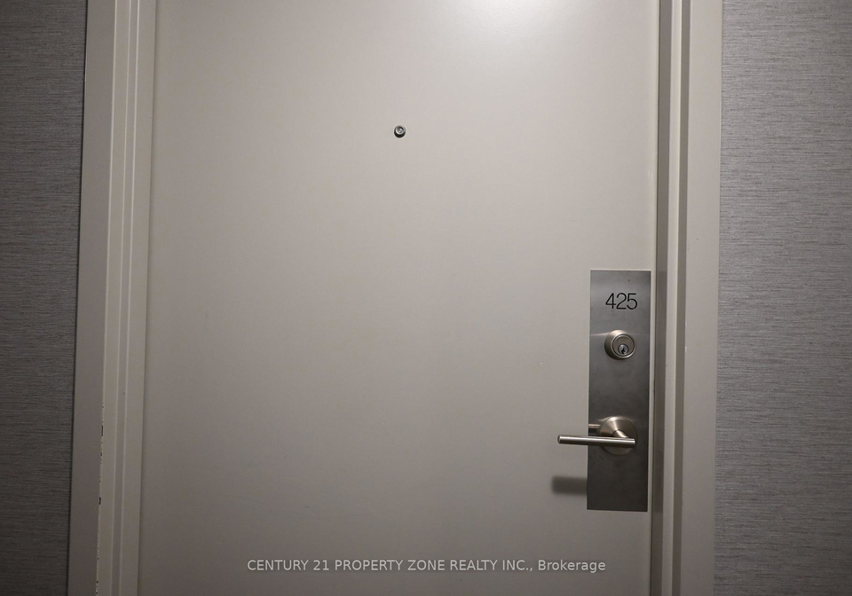 816-lansdowne-avenue-toronto-toronto-ontario-w13668936