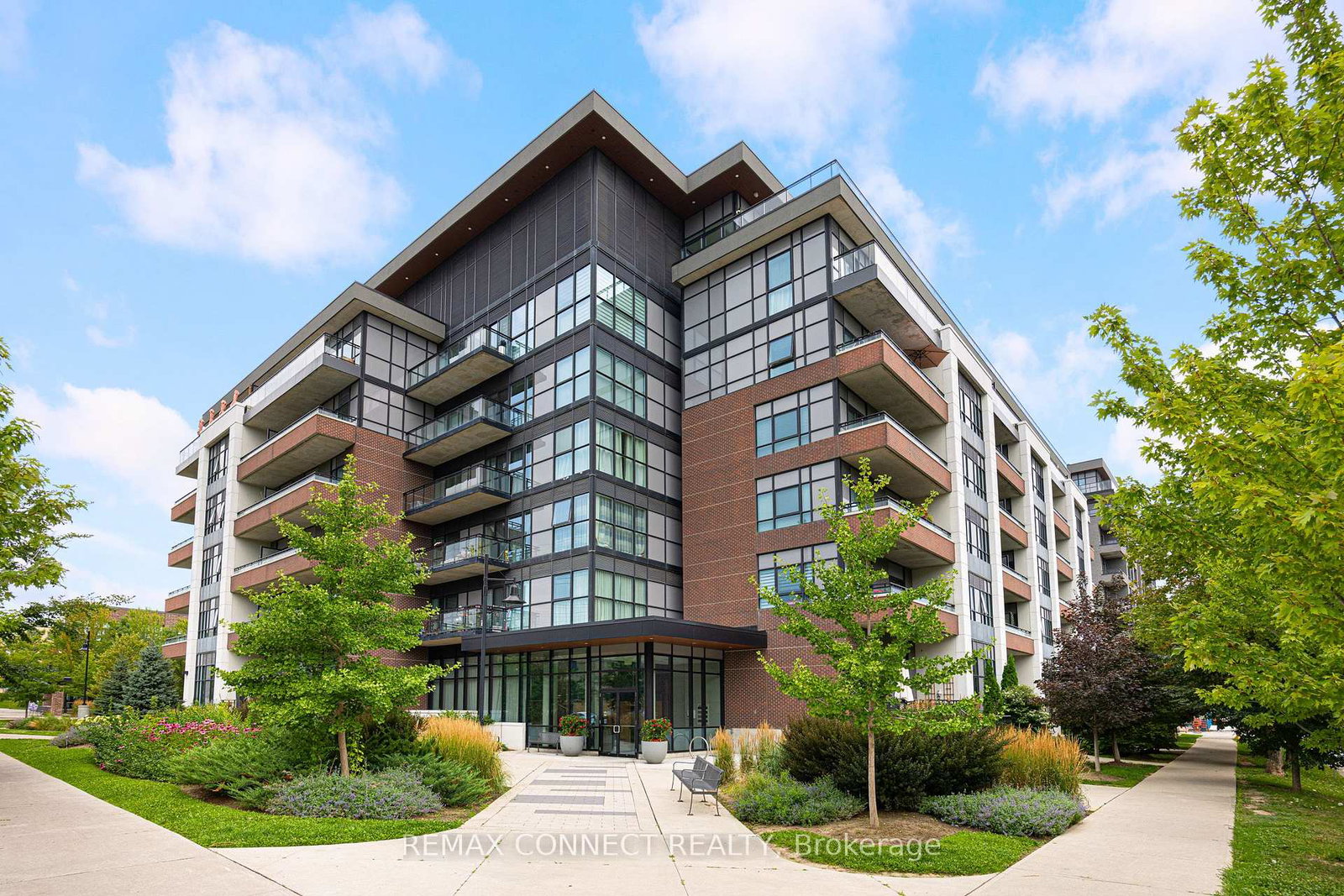 1-neighbourhood-lane-toronto-etobicoke-ontario-w13669196