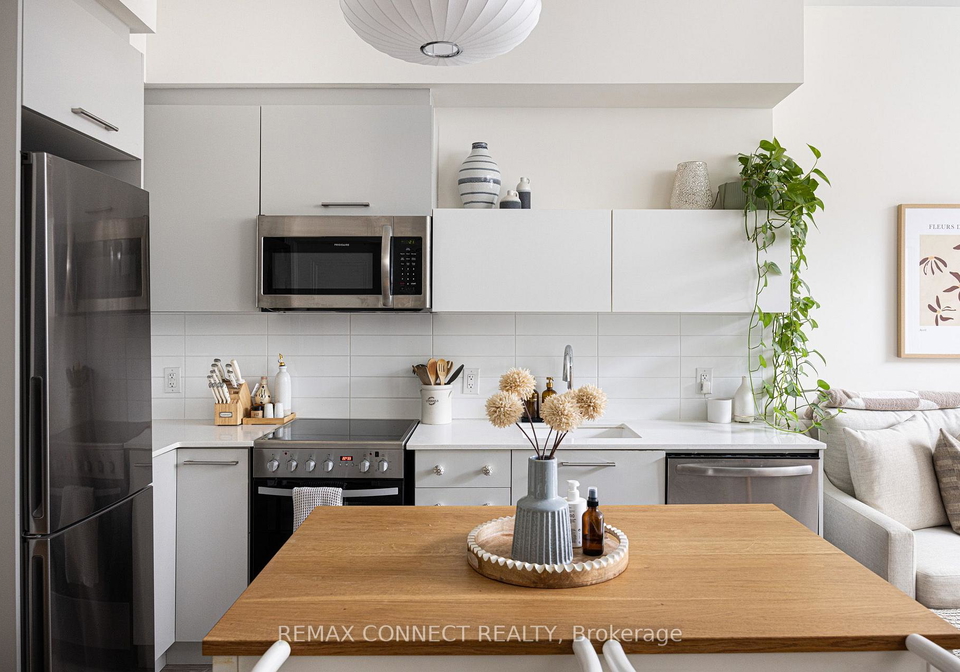 1-neighbourhood-lane-toronto-etobicoke-ontario-w13669196