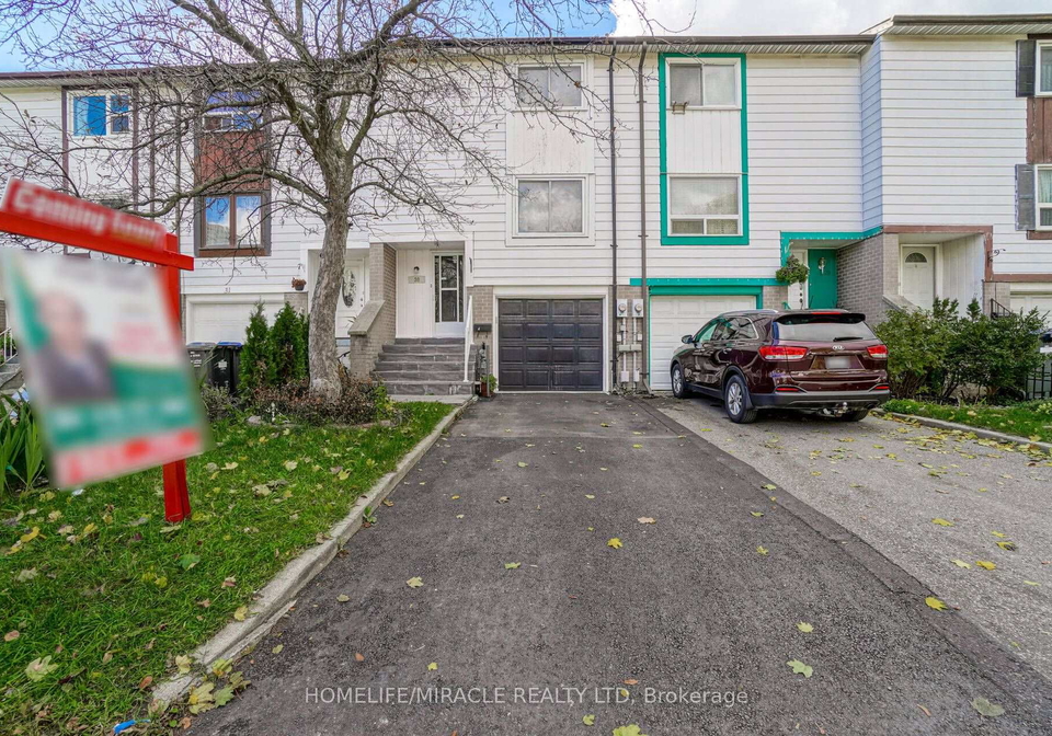 30-hoskins-square-brampton-ontario-w13669384